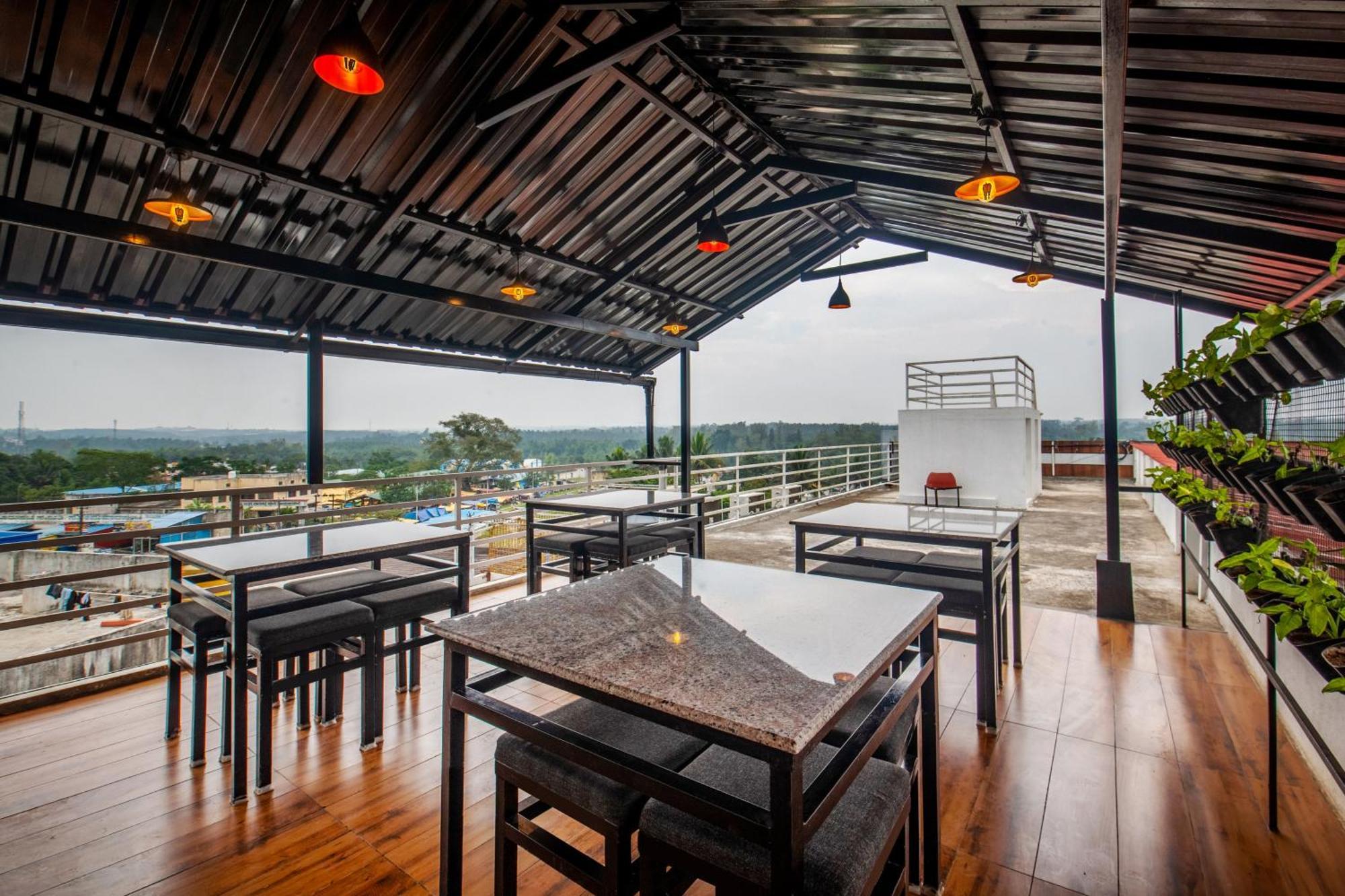 Treebo Sans Sarav Kushalnagar Hotel มาดิเครี ภายนอก รูปภาพ
